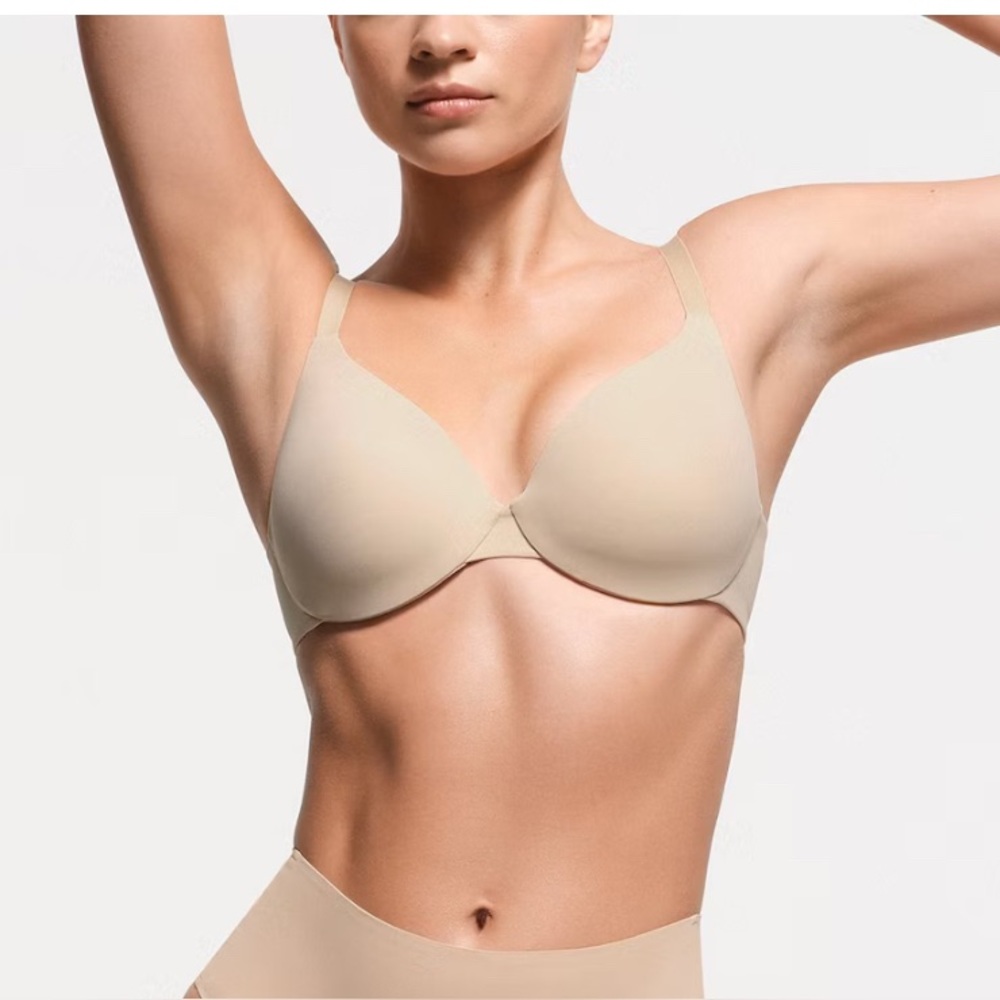 Skims‎ smoothing intimate bra full coverage lightly lined clay size 44D NWT